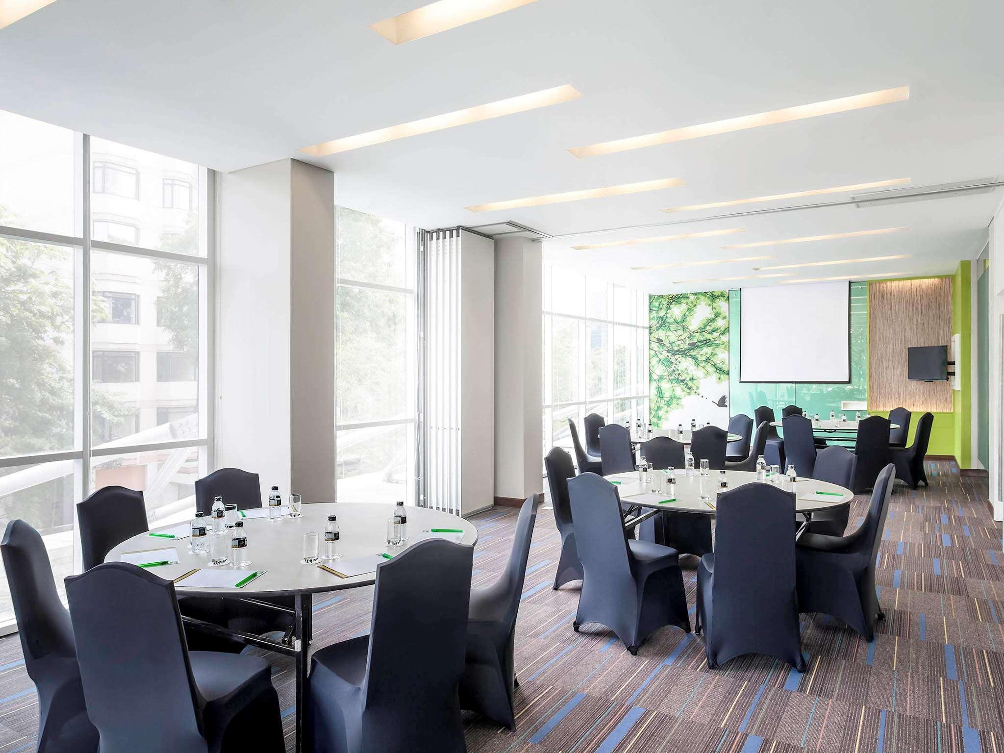 All Seasons Jakarta Thamrin Exterior photo